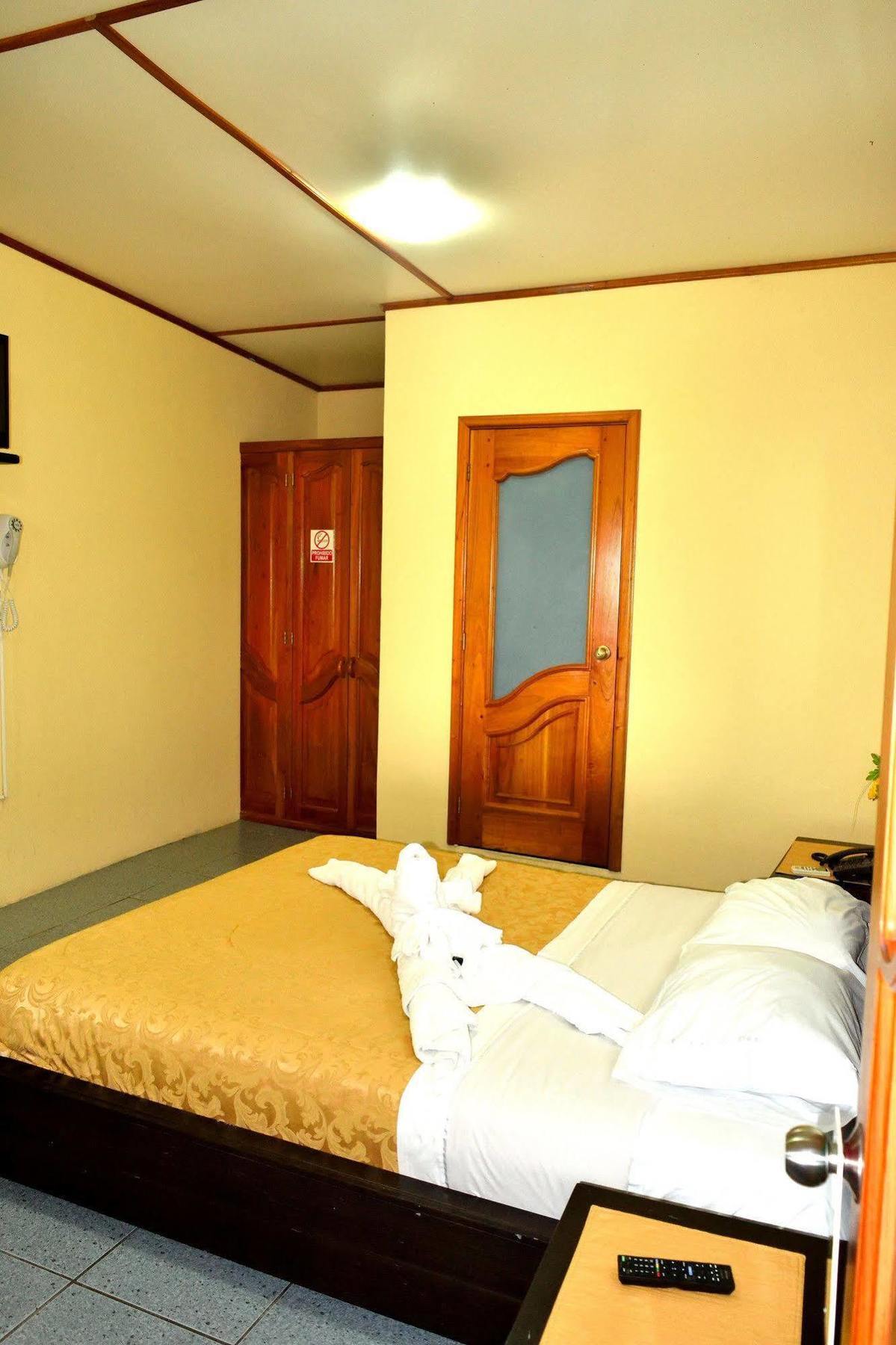Hostal Cormorant Flightless Puerto Ayora (Galapagos Islands) Buitenkant foto